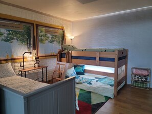3 bedrooms, iron/ironing board, free WiFi, bed sheets - Seoul Charming Rooftop House with trees and flowers ! (Seoul)
