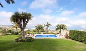 屋内プール、屋外プール