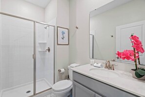 Shower, hair dryer, towels - Chic 4BR Home with Mickey & Star Wars Rooms (Kissimmee)
