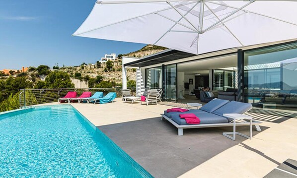 Indoor pool, outdoor pool - House 10 People (Altea)