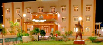 Avadh Sunshine Palace Hotel & Resort