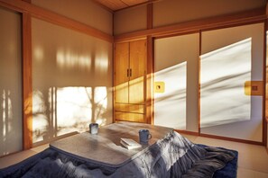 2 bedrooms, free WiFi, bed sheets - rinne 2nd living Kitakaruizawa Forest (Tsumagoi)