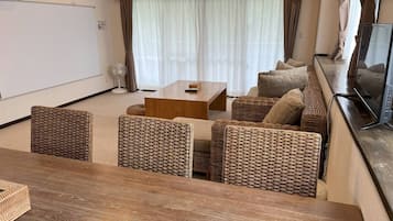 Family Condo | Living area