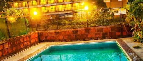 8 piscinas techadas