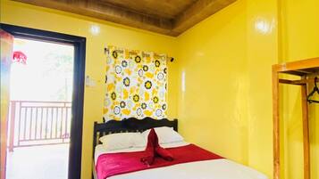 Standard Double Room, Balcony, Partial Lake View | Bed sheets