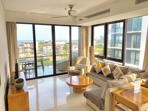 Smart TV, table tennis