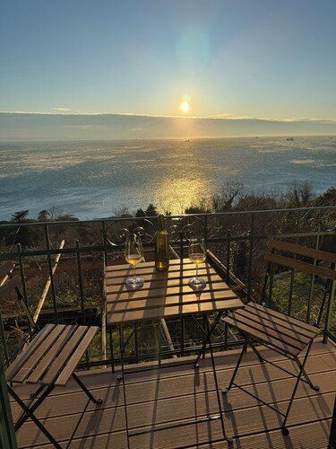 M&S Vacation Home - Apartment for 4–5 People with Ocean View