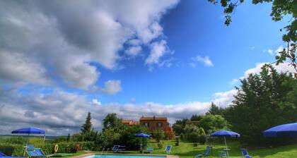 Farmhouse in Castiglione Dorcia
