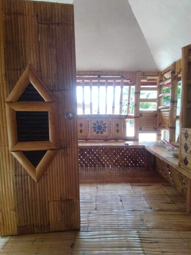 Aremen Transient, Nipa Hut with shared main house's bathroom