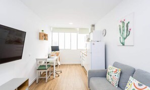 Living area - Las Canteras Beach - Bright Studio - Workfriendly (Las Palmas de Gran Canaria)