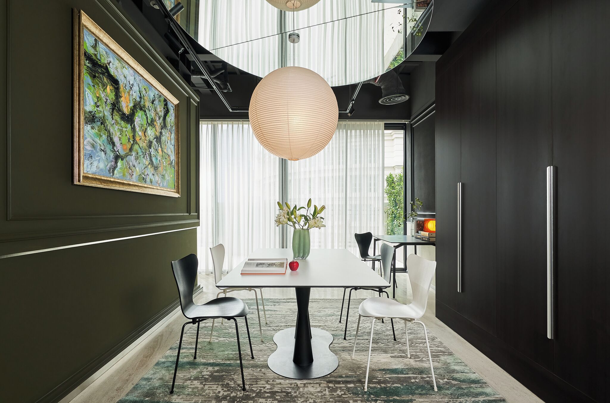 Junior-Suite, 1 King-Bett, Balkon, Stadtblick | Wohnzimmer | Fernseher