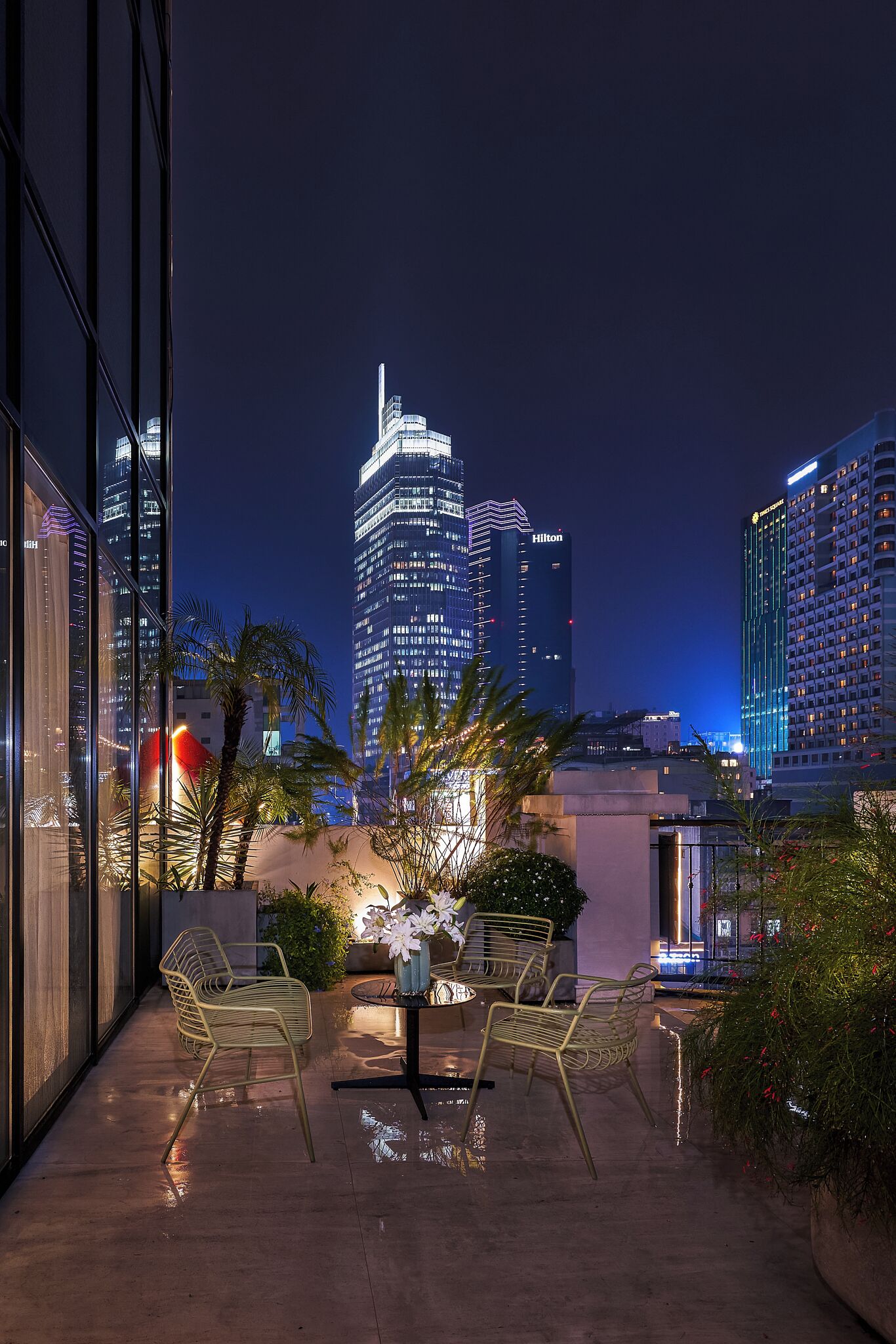 Junior Suite, 1 King Bed, Balcony, City View | Living room | TV