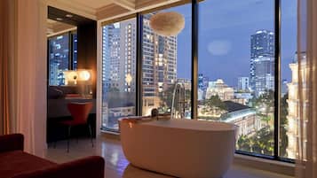 Grand Suite | Bathroom | Free toiletries, hair dryer, bathrobes, slippers