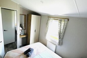 3 bedrooms, iron/ironing board