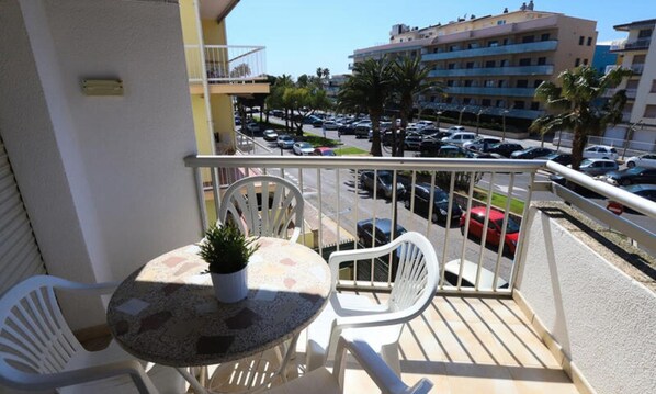 Outdoor dining - 3 Rooms 5 People (Cambrils)