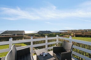 Terrace/patio - Lovely holiday home with sea view (Faaborg)