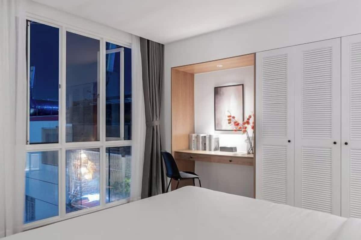 1 chambre, bureau, espace de travail pour ordinateur portable