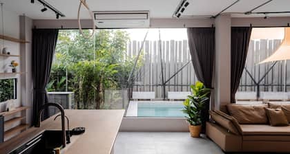 Taradol Premium Pool Villa