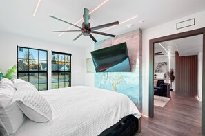 2 室のベッドルーム、アイロン / アイロン台、WiFi、ベッドシーツ
