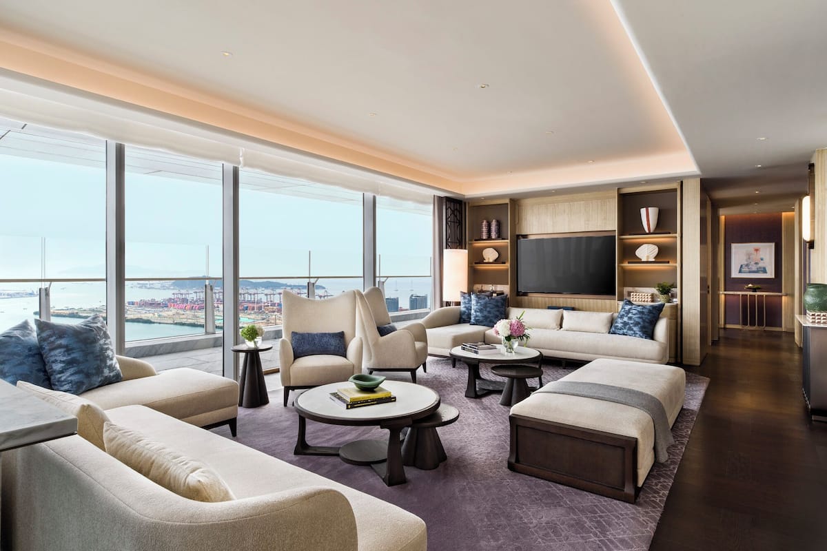 Suite presidencial, 1 cama King size, para no fumadores, vista a la bahía (Balcony) | 1 habitación, ropa de cama de alta calidad, edredón y minibar