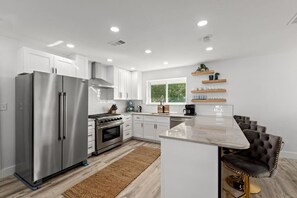 Fridge, microwave, oven, stovetop - Casa Del Palms ~ Family Fun Oasis with Heated Pool, Game Room & Gulf Views (Panama City Beach)