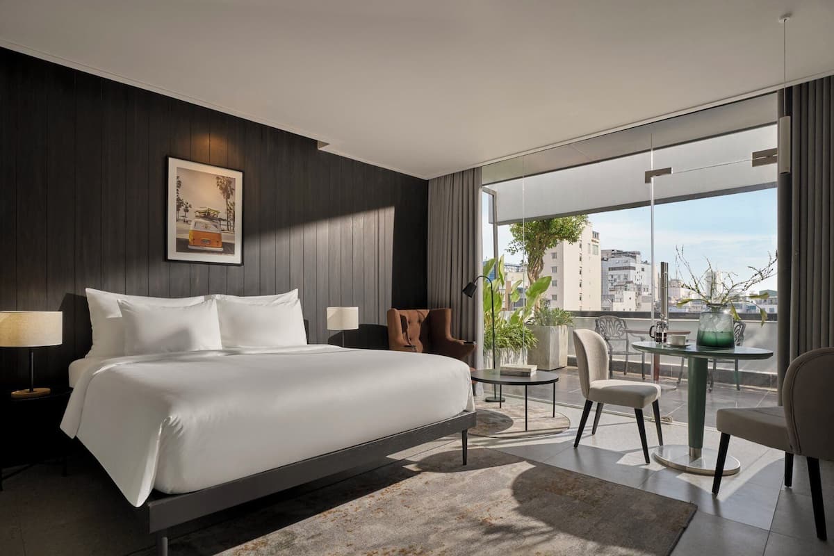 Deluxe Room, Balcony, City View