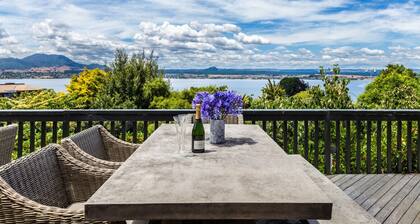 Acacia Bay Views - Serene Panoramic Views Retreat