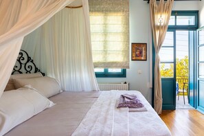 3 bedrooms, Internet - Beachfront Serenity - Petalidi s Moorea Gem (Messini)