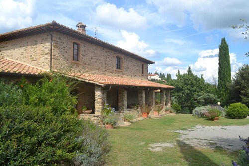 Casale in Tuscany with Pool