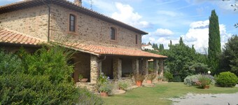 Casale in Tuscany with Pool