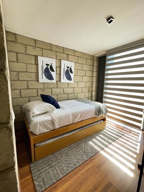 2 bedrooms, desk, free WiFi, bed sheets