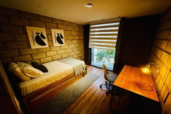 2 bedrooms, desk, free WiFi, bed sheets