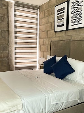 2 bedrooms, desk, free WiFi, bed sheets
