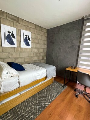 2 bedrooms, desk, free WiFi, bed sheets