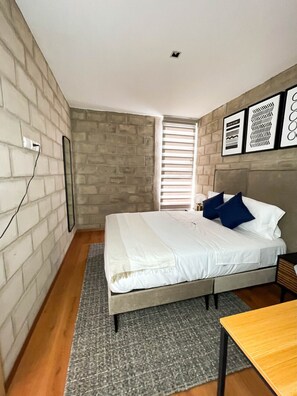 2 habitaciones, escritorio, wifi gratis y ropa de cama 