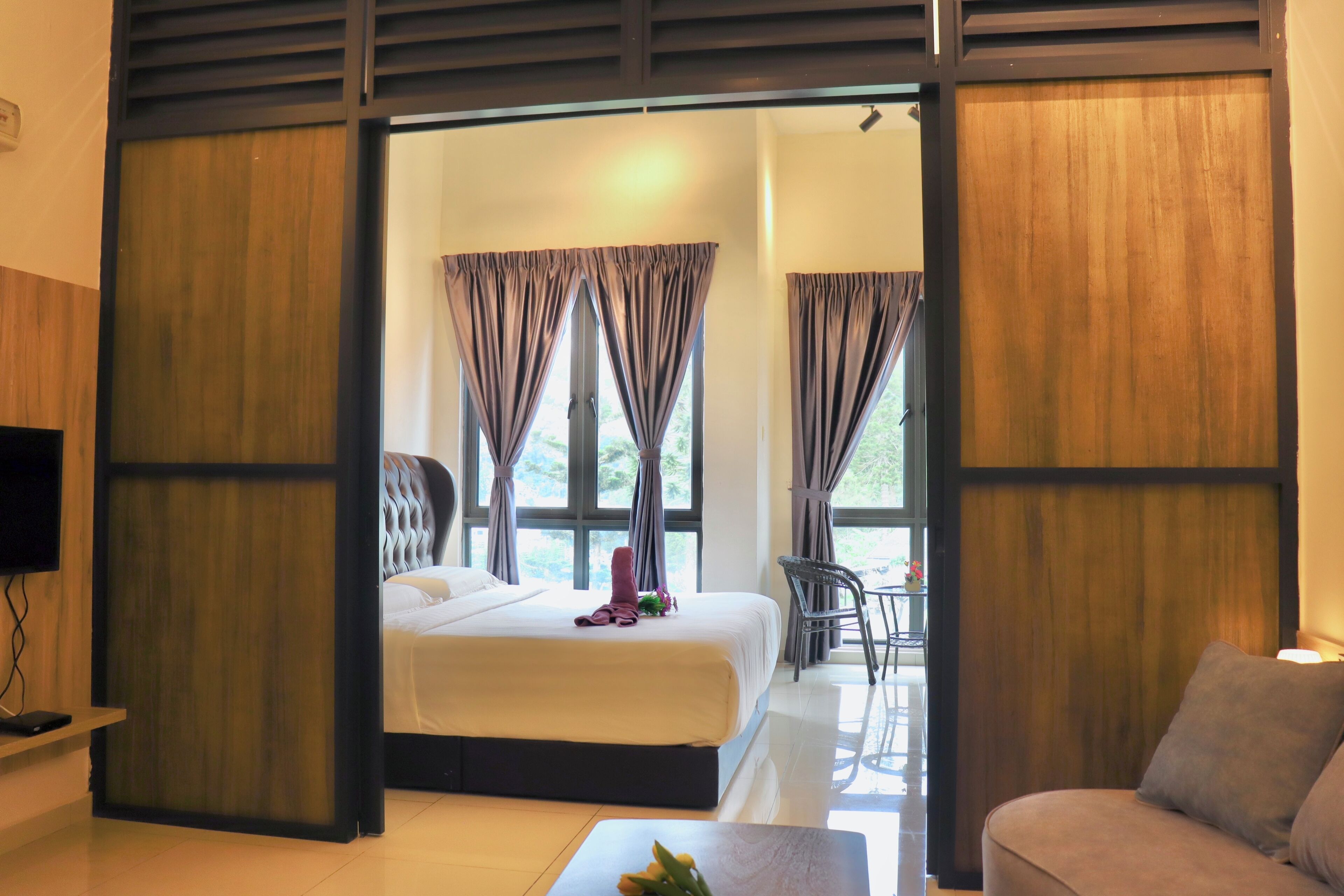 Estudio superior | Tabla de planchar con plancha, wifi gratis y ropa de cama 