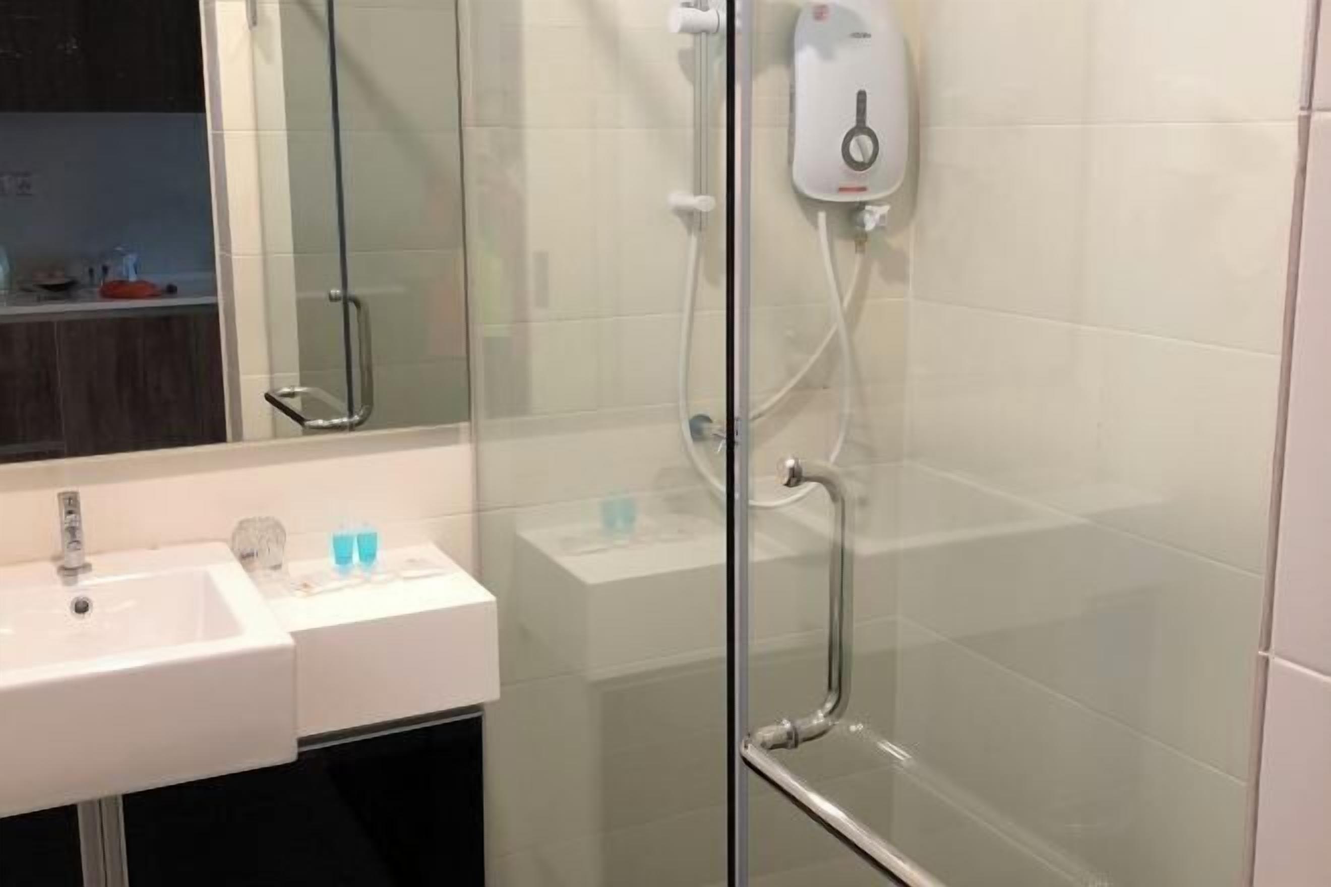 Shower, free toiletries, hair dryer, slippers