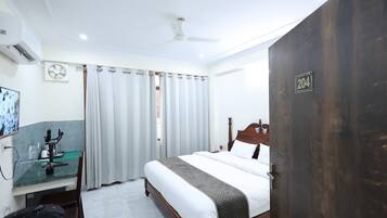 Escritorio, espacio para trabajar con un portátil, wifi gratis