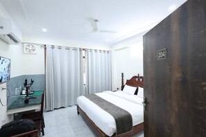 Escritorio, espacio para trabajar con un portátil, wifi gratis