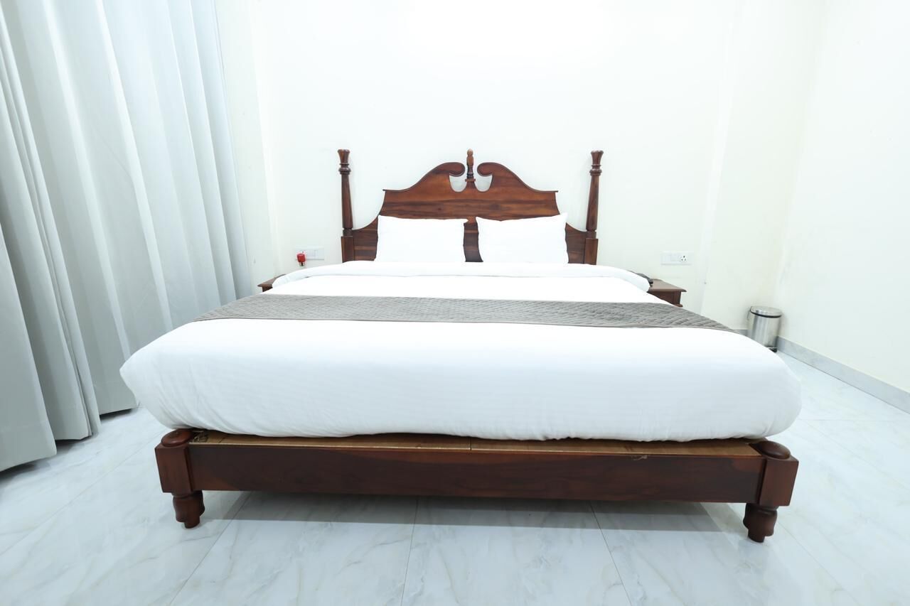 Desk, laptop workspace, free WiFi