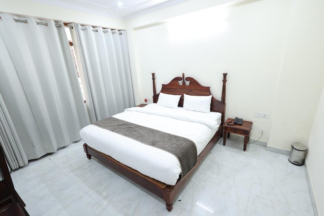 Deluxe Double Room | Desk, laptop workspace, free WiFi