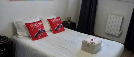 1 habitación, wifi y ropa de cama