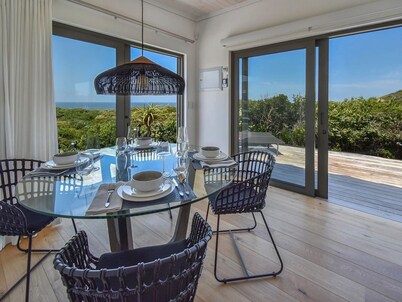 Keurbaai Cottage - Two Bedroom Villa, Sleeps 4