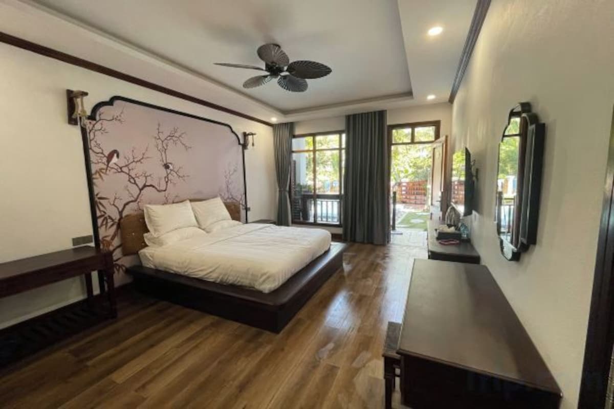Deluxe Double Room With Pool View
