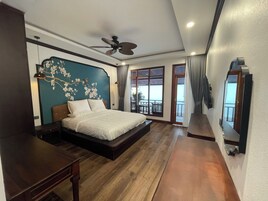 Escritorio y espacio para trabajar con laptop 