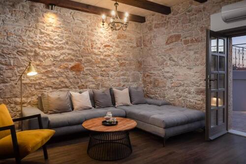 Maison (Villa Casa Di Pietra) | Salle de séjour | Téléviseur à écran plat de 32 po avec télévision par satellite