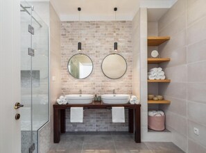 House (Villa Casa Di Pietra) | Bathroom