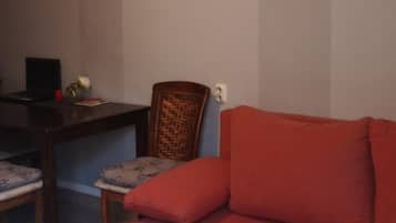 Apartment (One-Bedroom Apartment) | Esszimmer