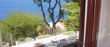 아파트 (Two-Bedroom Apartment) | 객실에서 보이는 전망