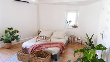 1 slaapkamer, een bureau, een strijkplank/strijkijzer, gratis wifi